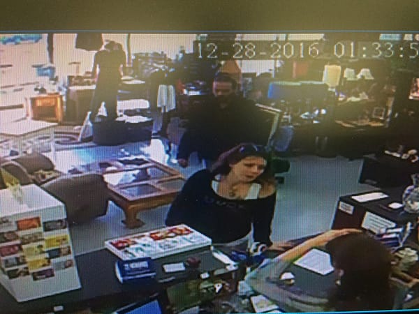 Poilice need your help to identify 2 theft suspects
